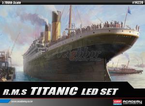 ䷷ҹԤ շͧᴧ R.M.S Titanic Centenary Anniverary Ҵ 1/700  ͧ AcademyԴ LED