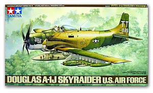 A-1J Skyraider-US Airforce Ҵ 1/48 ͧ Tamiya