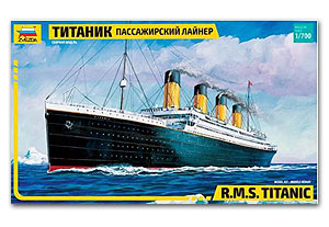 RMS Titanic ขนาด 1/700 ของ Zvezda