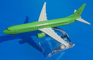 เครื่องบิน Boeing 737-800 ของสายการบิน นกแอร์. Nok Air. สีเขียว  Angry Birdขนาด 16 ซม.