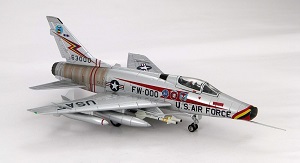 F-100D Supersabre '20th Tactical Fying Group'ขนาด 1/72 ของ  Hasegawa (ไม่มีกล่อง)