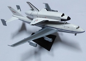 เครื่องบินโบอิ้ง 747 และกระสวยอวกาศ SPACE SHUTTLE &747 CARRIER  ( Piggyback) ขนาด 1/288 สำเร็จรูป