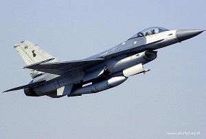 ..19  F-16A  ٧ 403   Ҵ 1/48 ͧ Payanak